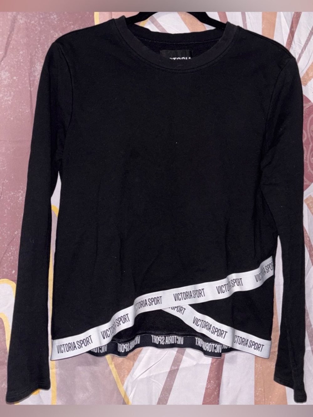 Victoria Sport Black Sporty Crewneck Long-Sleeve Top leisurewear